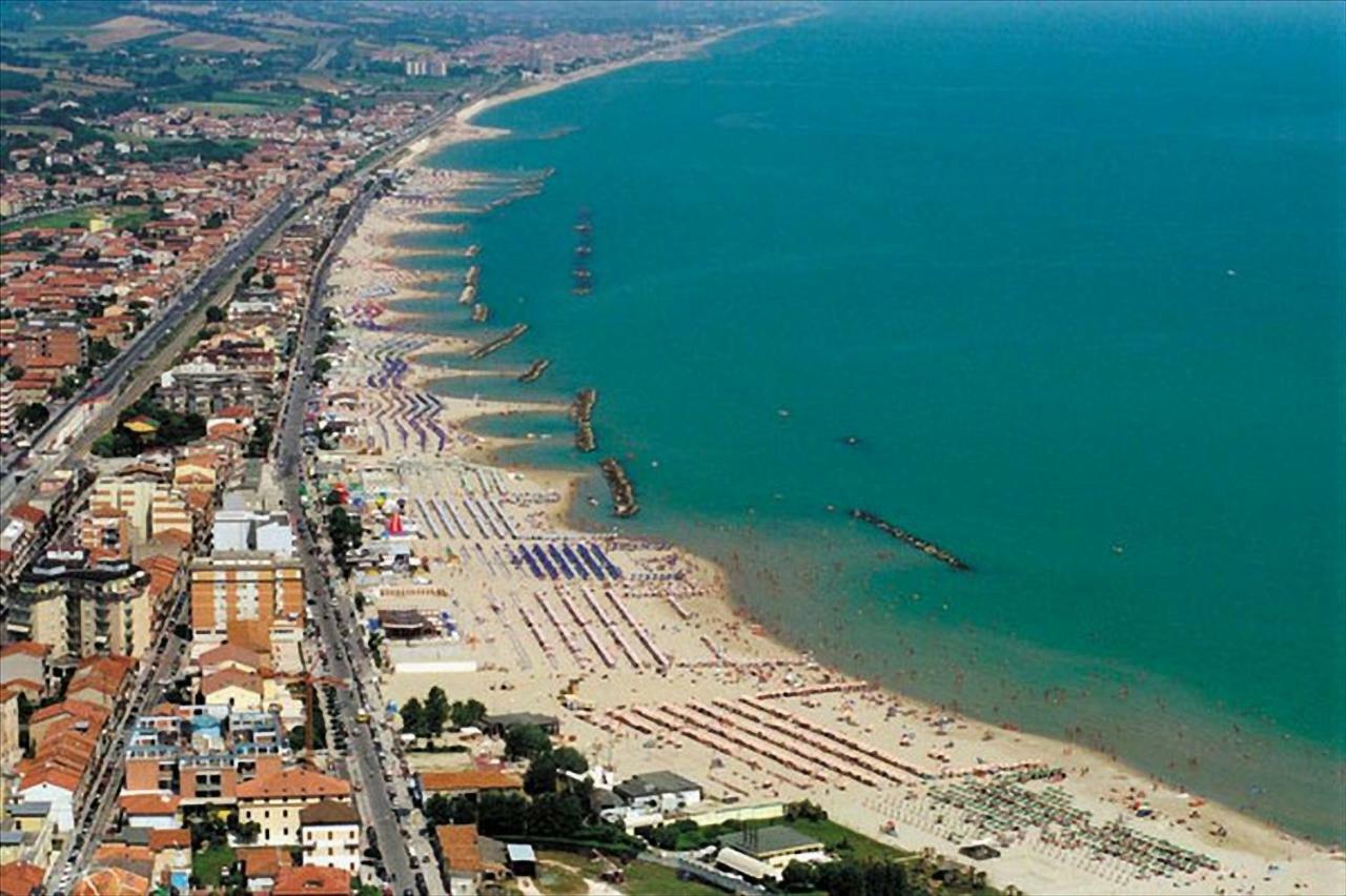 Appartement A Due Passi Dal Mare à Civitanova Marche Extérieur photo